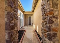 24268 Owl Ct in Corona, CA - Foto de edificio - Building Photo