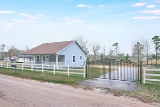 450 Ritchey Rd in Coldspring, TX - Building Photo - Building Photo