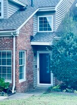 327 Yorkshire Cir in Nashville, TN - Building Photo