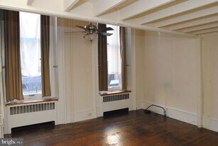 2008 Spruce St in Philadelphia, PA - Building Photo