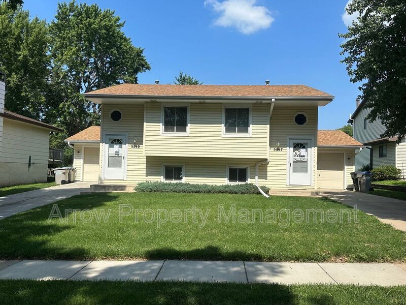 5547 S 38th St in Lincoln, NE - Building Photo