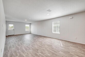 346 Bull Lake Cir in Buda, TX - Building Photo - Building Photo