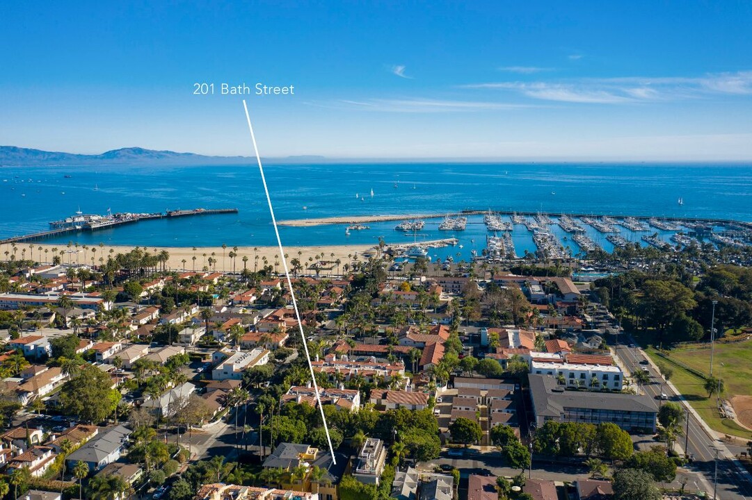 201 Bath St in Santa Barbara, CA - Building Photo