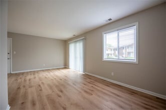 The Vineyards Apartment Homes in Indianapolis, IN - Building Photo - Interior Photo