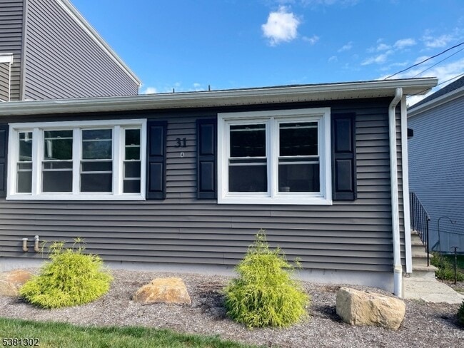 31 Lakeside Blvd, Unit A in Hopatcong, NJ - Building Photo - Building Photo