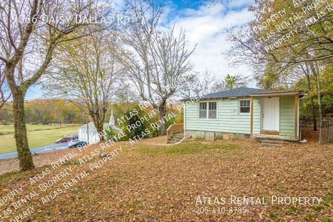 9066 Daisy Dallas Rd in Soddy Daisy, TN - Building Photo - Building Photo