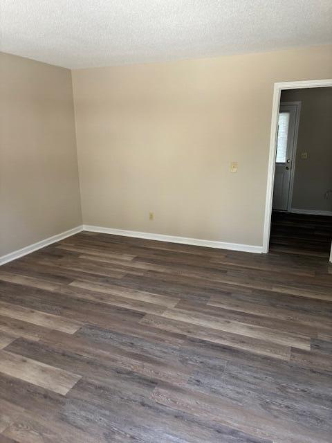 1090 N Guignard Dr in Sumter, SC - Building Photo