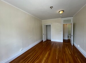 1111 Boylston St, Unit 33 in Boston, MA - Building Photo - Building Photo