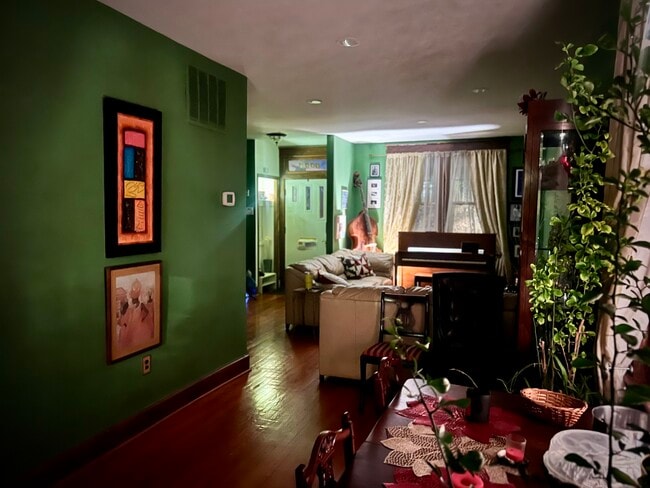 property at 1333 E St NE