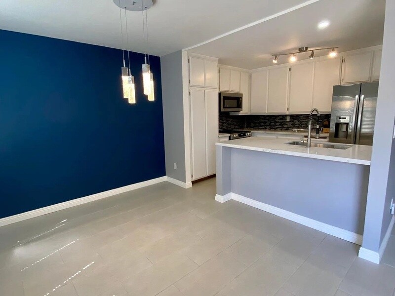 450 W Vermont Ave in Escondido, CA - Building Photo