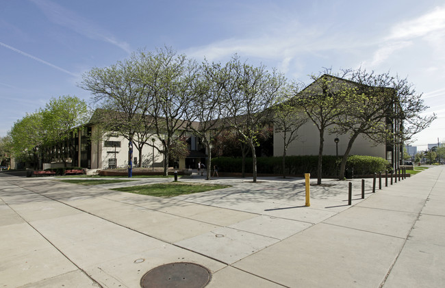 Myers Hall in Philadelphia, PA - Foto de edificio - Building Photo