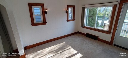 1932 S 89th St, Unit Lower in West Allis, WI - Building Photo - Building Photo