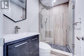 850 Carlaw Ave in Toronto, ON - Building Photo - Building Photo