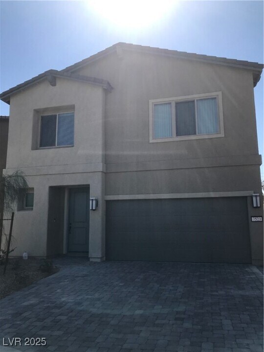 7523 Lodano Ave in Las Vegas, NV - Building Photo