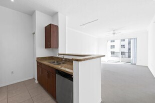 2401 NE 65th St, Unit 606 in Fort Lauderdale, FL - Building Photo