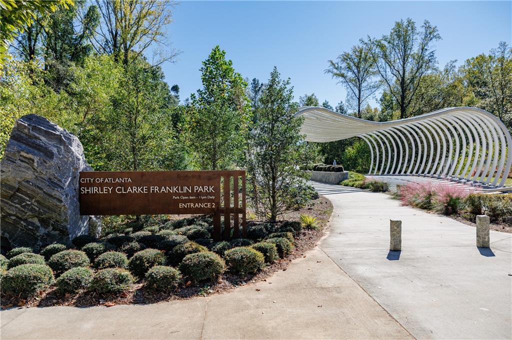 1032 Robert Smalls Wy in Atlanta, GA - Building Photo