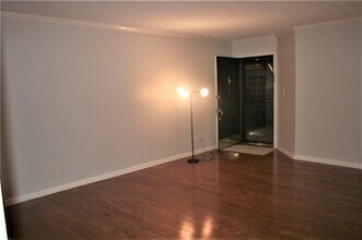 901 Garden Ct in Sandy Springs, GA - Building Photo - Building Photo