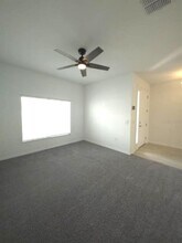 10715 New Morning Dr in Tampa, FL - Building Photo - Building Photo