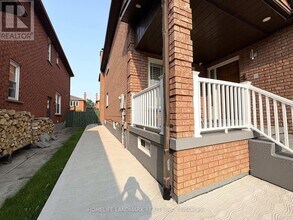 42 Lamp Crescent in Vaughan, ON - Building Photo - Building Photo