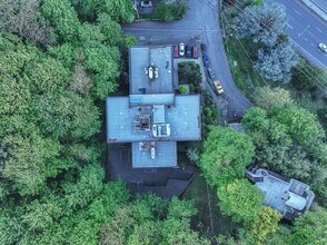 1205 SW Cardinell Dr in Portland, OR - Building Photo - Building Photo