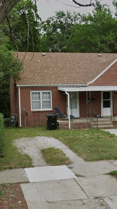 667 Highland Ave in Salina, KS - Building Photo