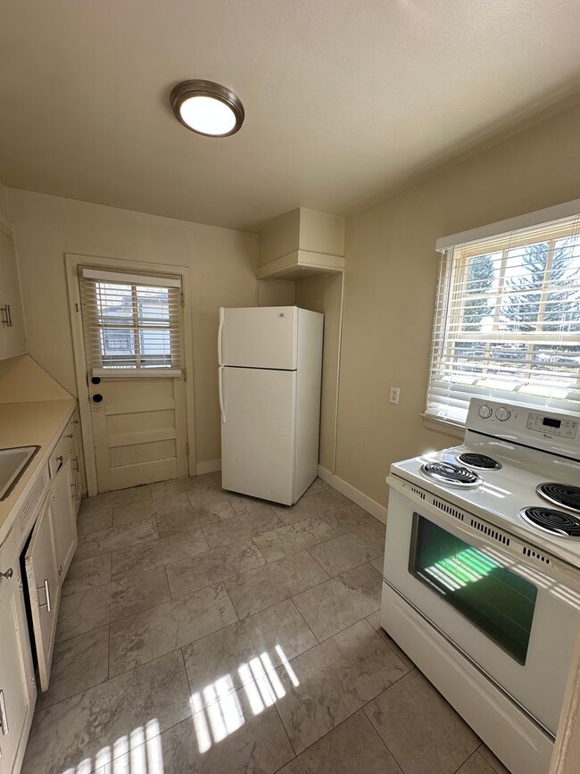 1705 Hugur Ave in Cheyenne, WY - Building Photo - Building Photo