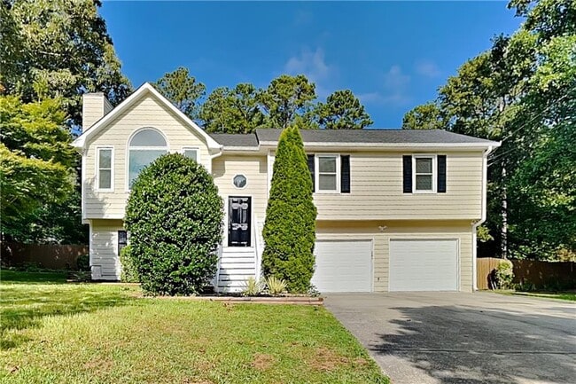 property at 4 Oak Landing Trail S