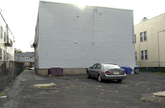 437 Rosehill Pl in Elizabeth, NJ - Building Photo - Building Photo