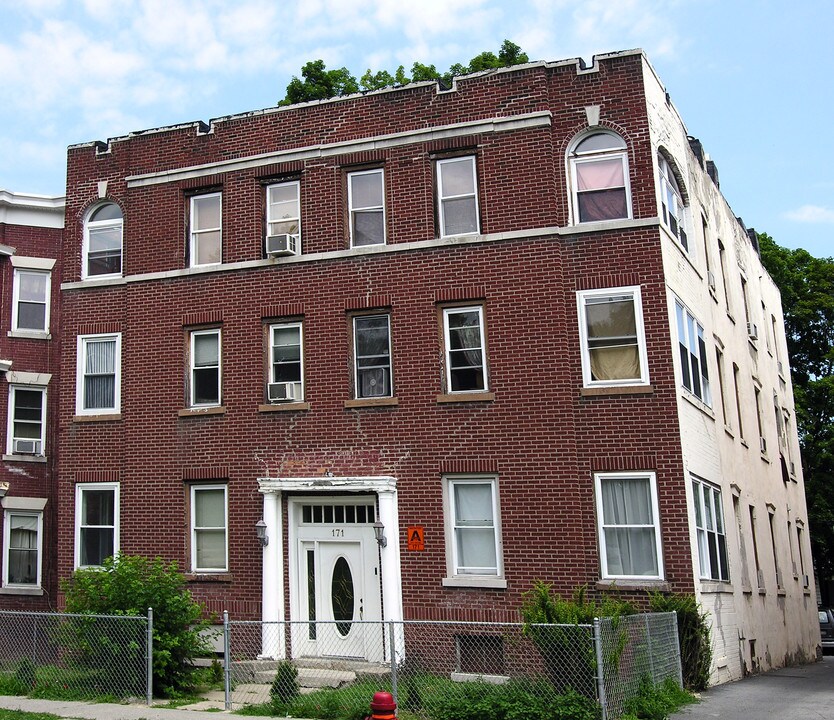 171 Mansion St in Poughkeepsie, NY - Foto de edificio