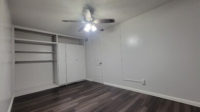 1940 W University Dr, Unit 101 in Mesa, AZ - Building Photo - Building Photo