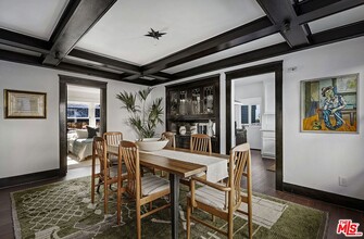 3907 Walton Ave in Los Angeles, CA - Foto de edificio - Building Photo