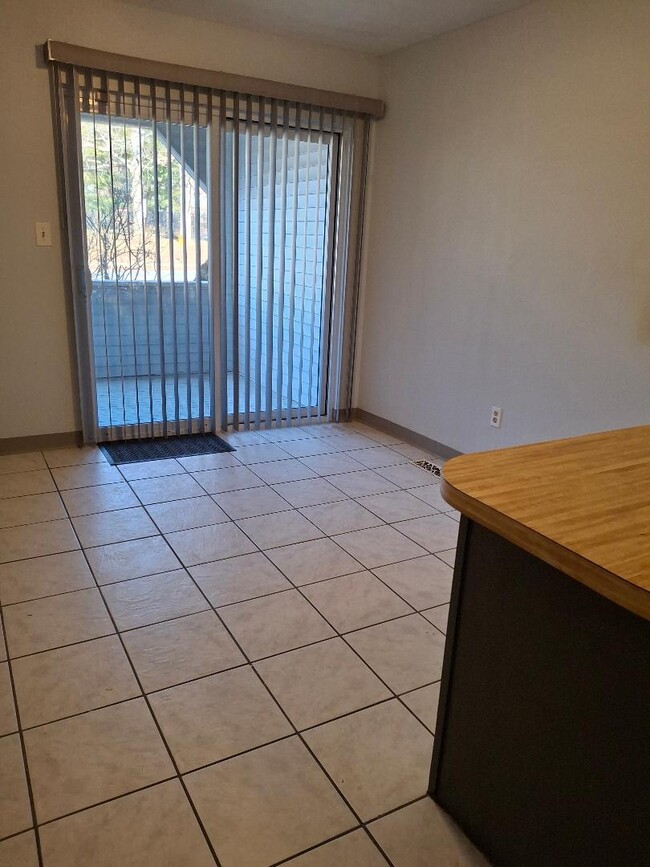 247 Cottonwood Rd in Newington, CT - Building Photo - Building Photo