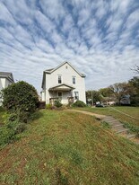 3823 Ridge Ave in Sioux City, IA - Building Photo