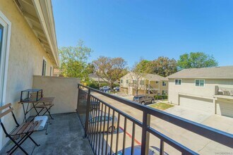 7915 Camino Kiosco in San Diego, CA - Building Photo - Building Photo