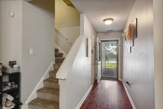 10356 Cottage Oaks Dr in Memphis, TN - Building Photo - Building Photo