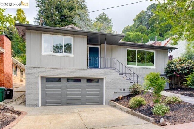 1688 Mountain Blvd in Oakland, CA - Building Photo - Building Photo