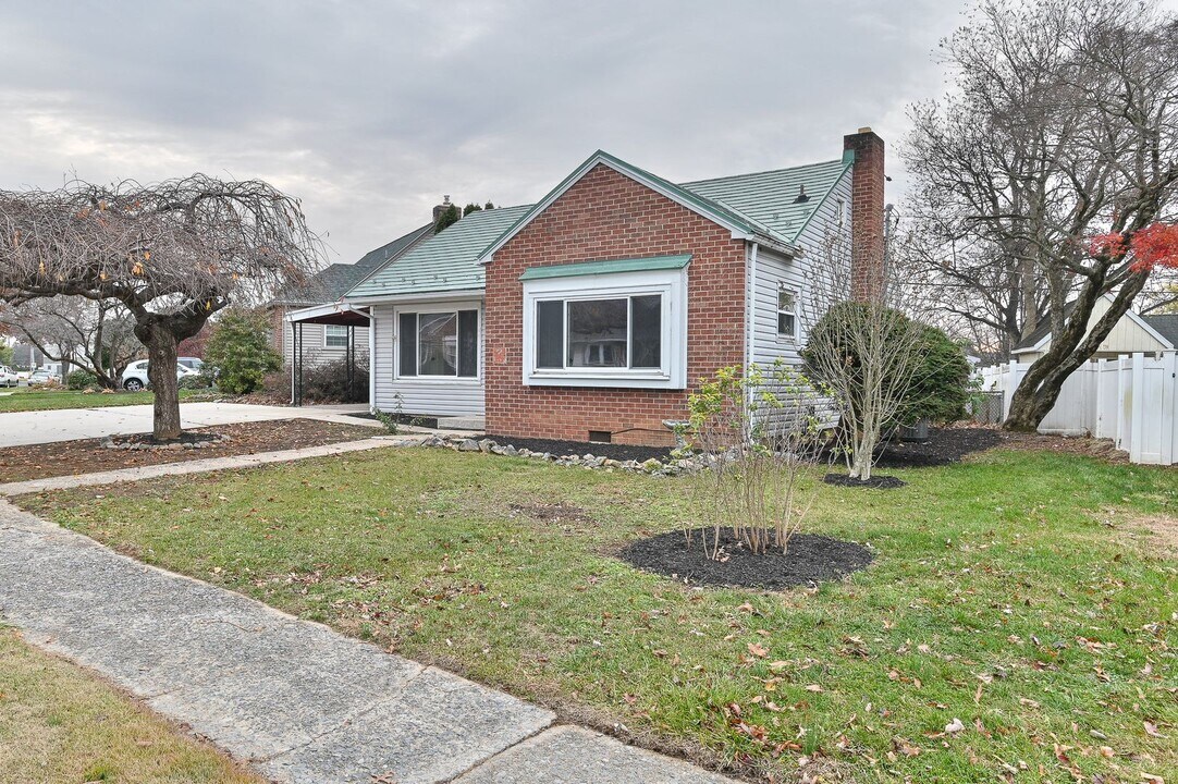 1191 Letchworth Rd in Camp Hill, PA - Building Photo