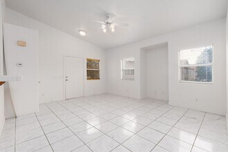 7450 S Eastern Ave in Las Vegas, NV - Building Photo - Building Photo