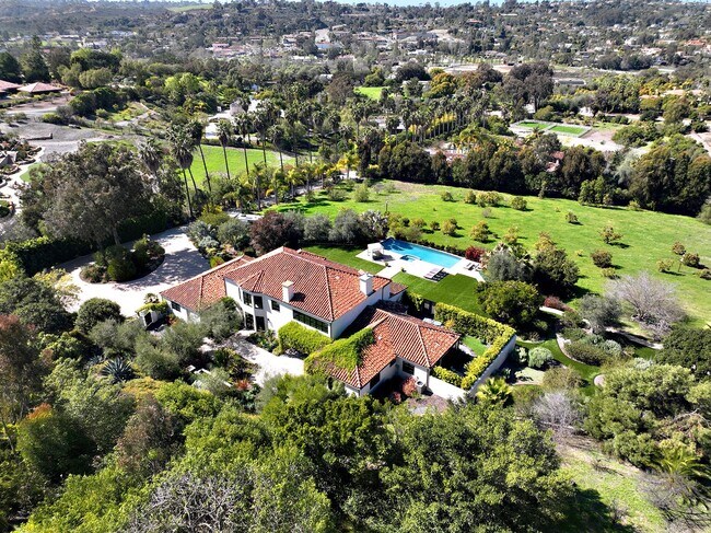 4773 El Mirlo in Rancho Santa Fe, CA - Foto de edificio - Building Photo