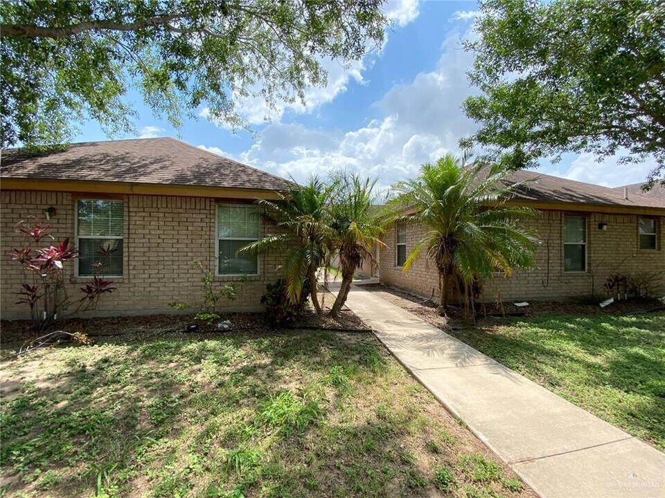 10 Sheraton Ave in Pharr, TX - Building Photo