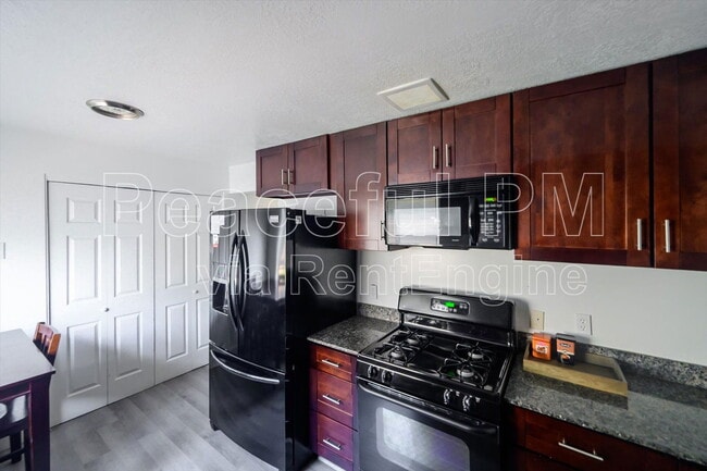 3646 S 700 E in South Salt Lake, UT - Building Photo - Building Photo