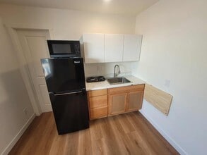 1550 Encino Dr in Escondido, CA - Building Photo - Building Photo