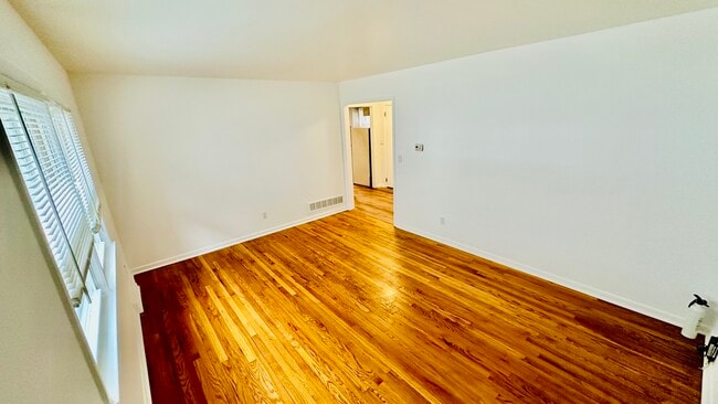 108 W Bridge St, Unit Apt A