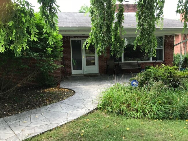 property at 2806 Abilene Dr