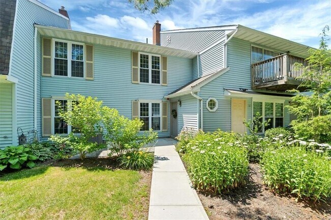 48 Homestead Village Dr in Warwick, NY - Building Photo - Building Photo