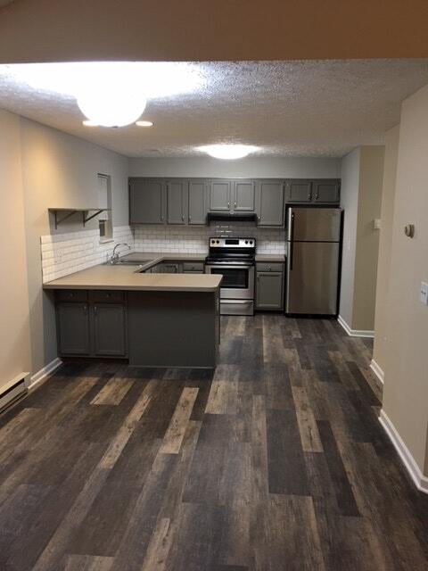 110 Falling Water Cir in Munroe Falls, OH - Building Photo - Building Photo