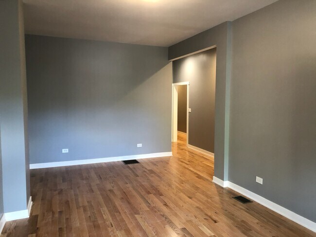 5521 S Dorchester Ave, Unit 1 in Chicago, IL - Building Photo - Building Photo