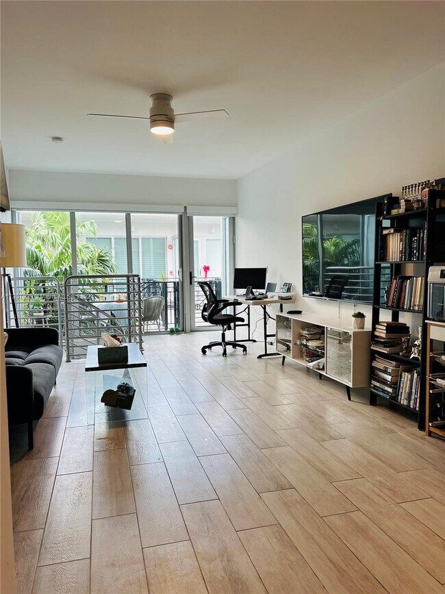 2130 Park Ave-Unit -7 in Miami Beach, FL - Building Photo - Building Photo