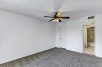 1516 Bay Area Blvd photo'