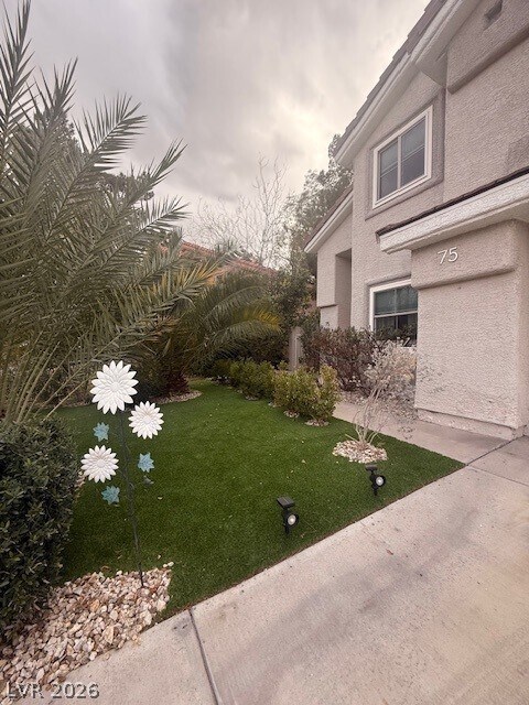 75 Huntfield Dr in Henderson, NV - Building Photo - Building Photo